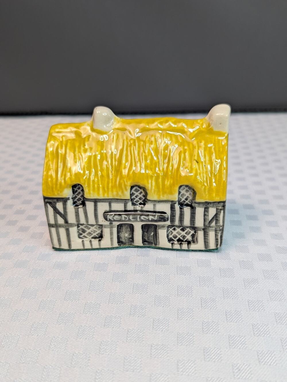 Vintage Tey Pottery Red Lion Pub Britain Miniature Countryside Collection No 6